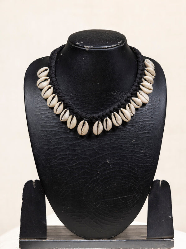 Cotton Black with sea shells necklace